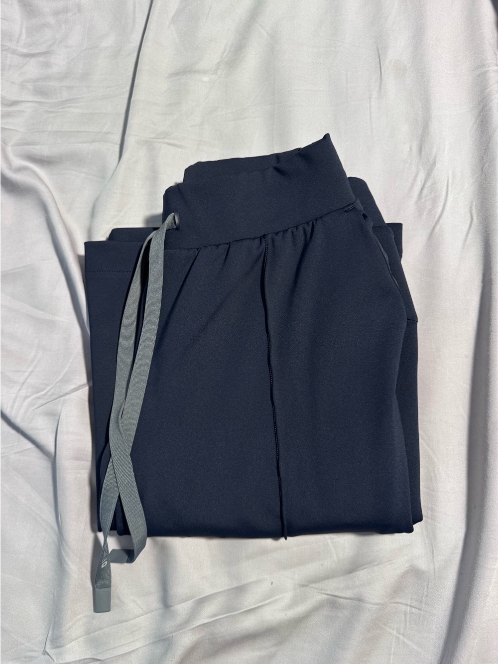 FIGS FORMx Navy Scrub Set - Picture 4 of 11